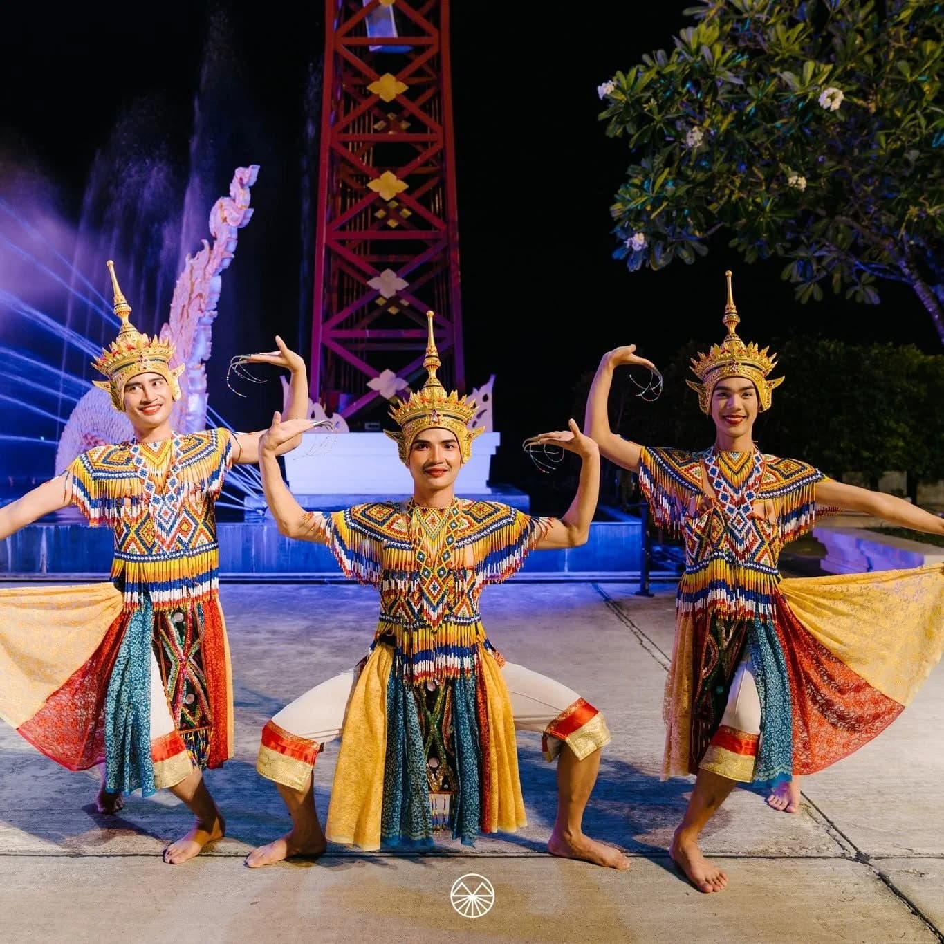 Manohra Dance