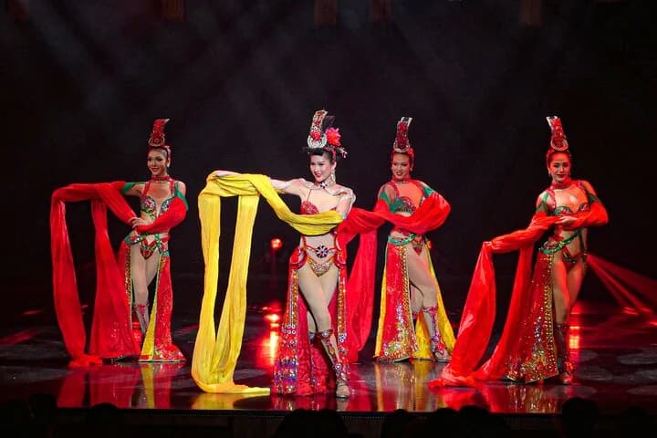 Simon Cabaret: Phuket’s Ladyboy Glamour Show - 4
