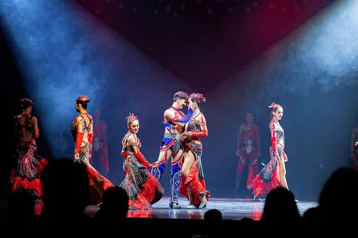 Simon Cabaret: Phuket’s Ladyboy Glamour Show - 5