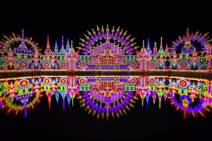 Phuket’s Dazzling Spectacle: Carnival Magic Theme Park Experience - 3