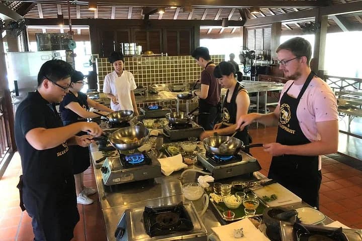 Blue Elephant Thai Cooking Class with Additional Dessert in Phuket - 3